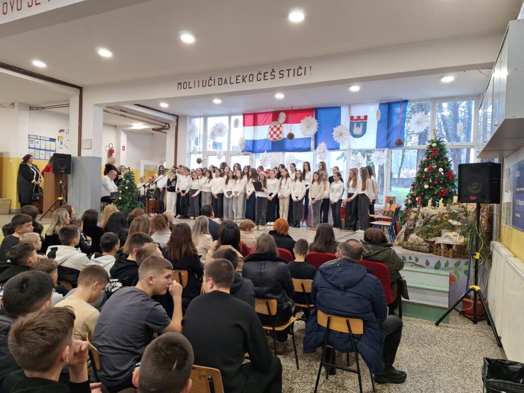 Božićna priredba i božićni sajam